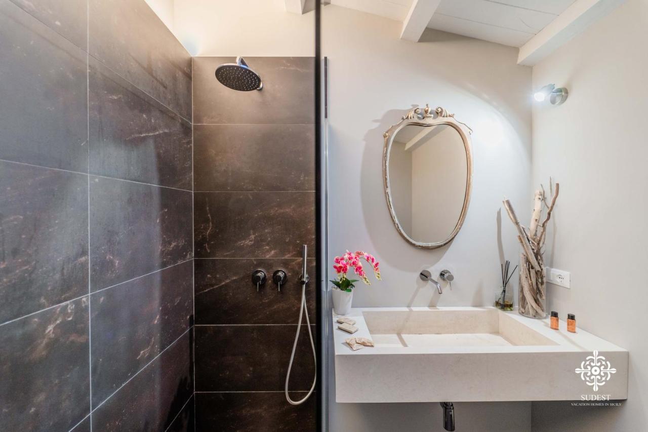 Ortigia Charming Suite Syracuse Buitenkant foto