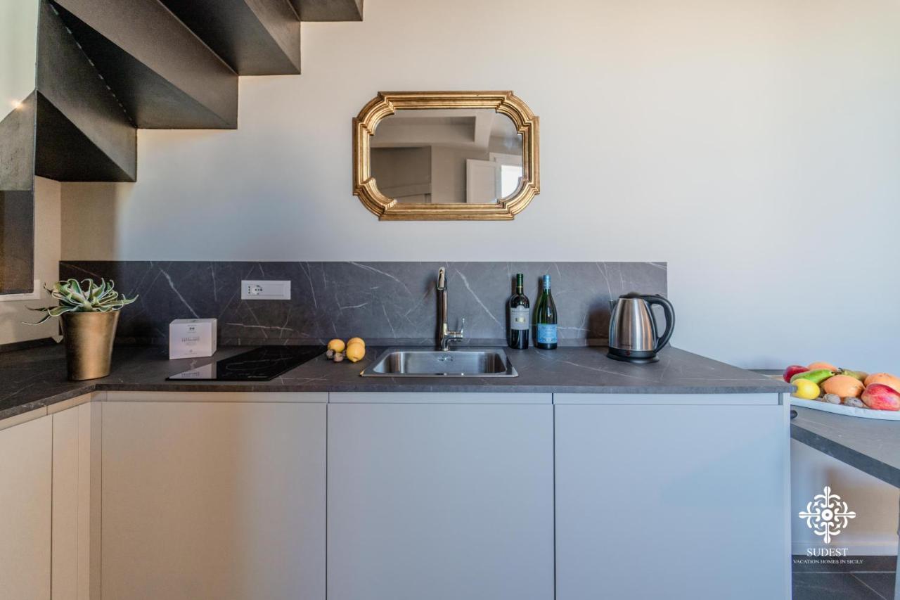Ortigia Charming Suite Syracuse Buitenkant foto