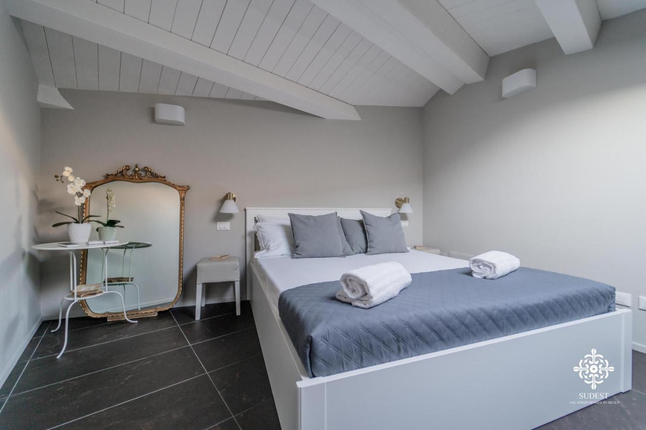 Ortigia Charming Suite Syracuse Buitenkant foto